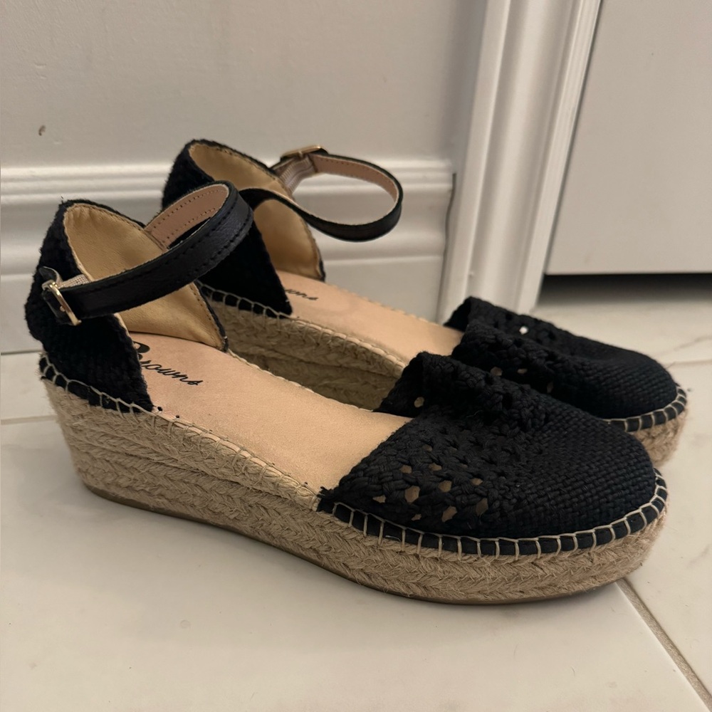 Black Sandals - Size 7